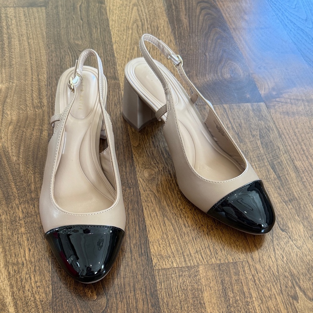 NWOT Kelly and Katie beige black heel